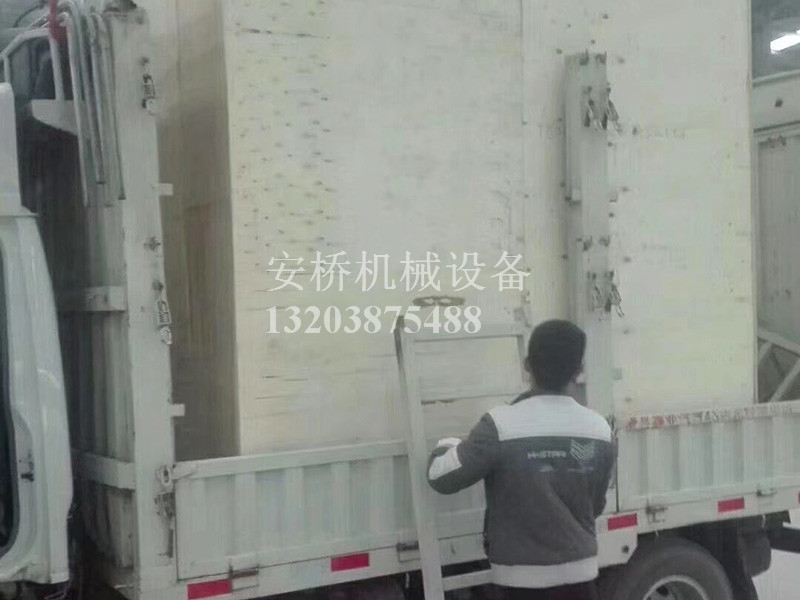 印度五吨小米加工设备装箱发货
